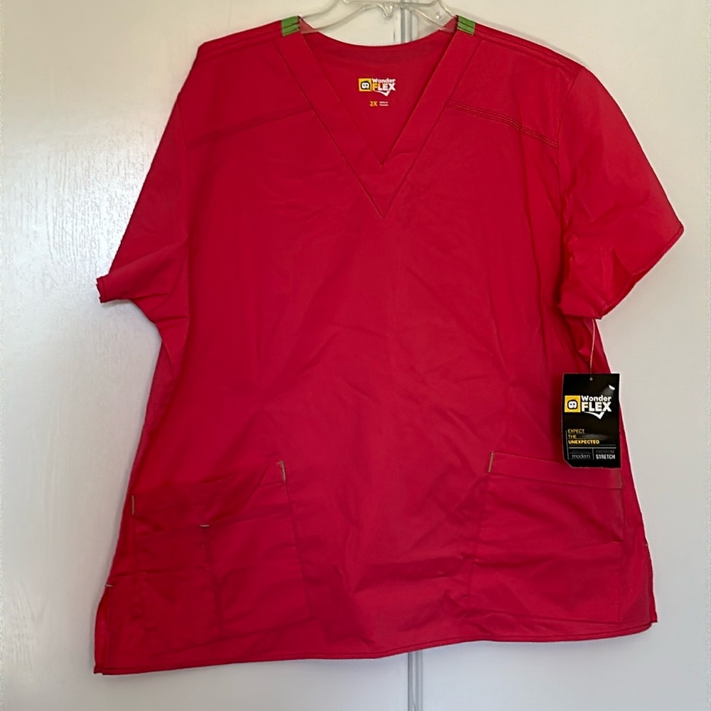 NWT wonder flex scrub top 2x